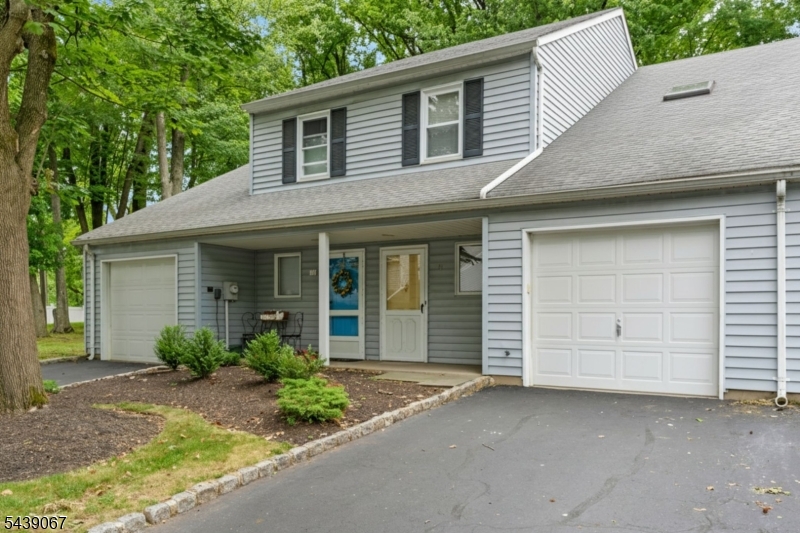 Crestwood Commoms - Residential