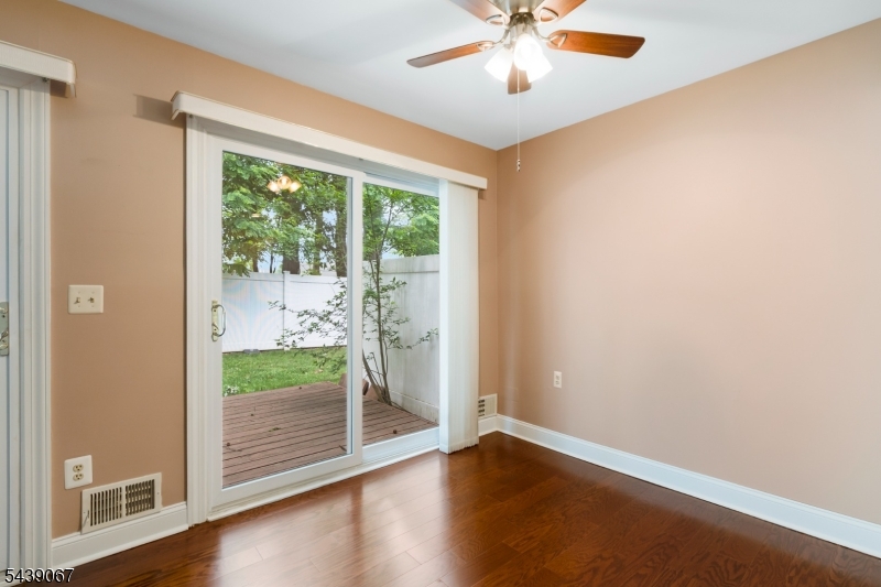 Crestwood Commoms - Residential