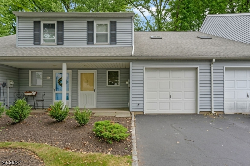 Crestwood Commoms - Residential