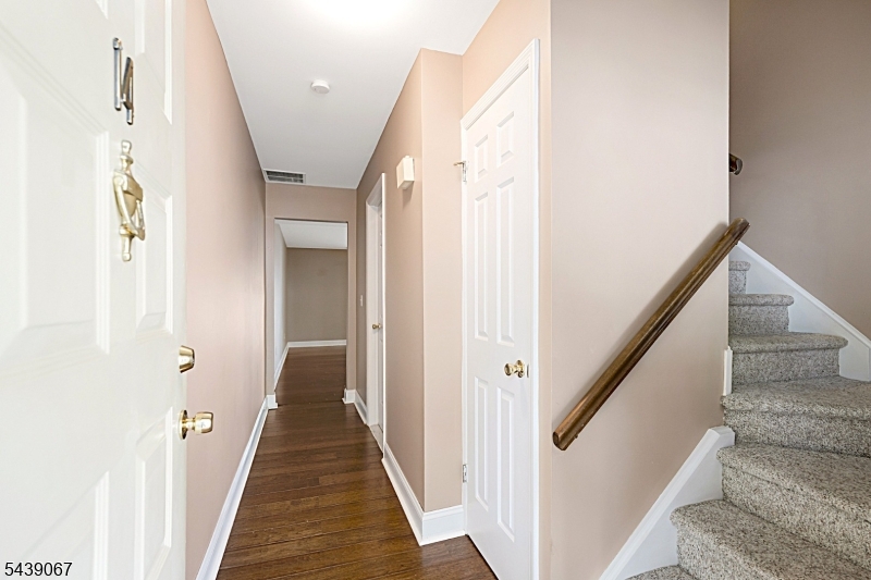 Crestwood Commoms - Residential