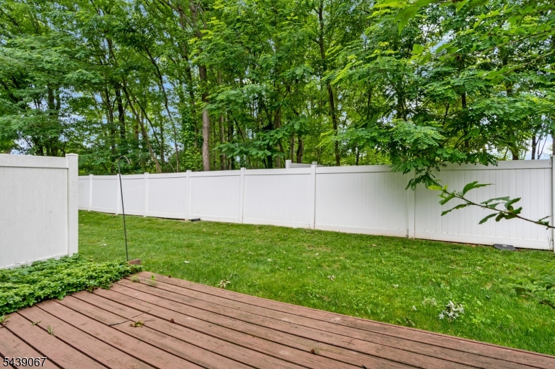 Crestwood Commoms - Residential