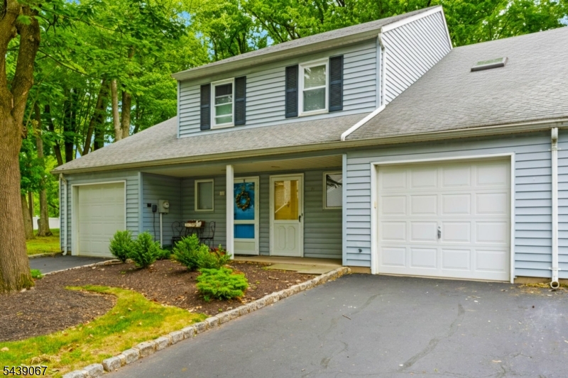 Crestwood Commoms - Residential