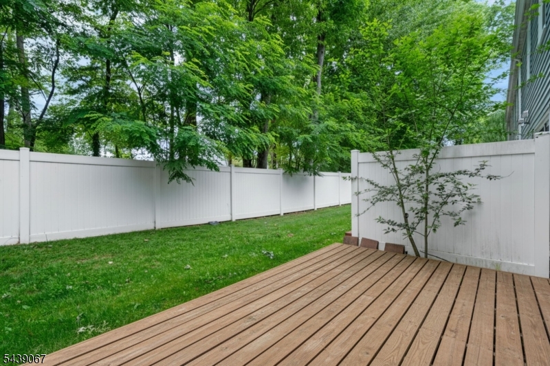 Crestwood Commoms - Residential