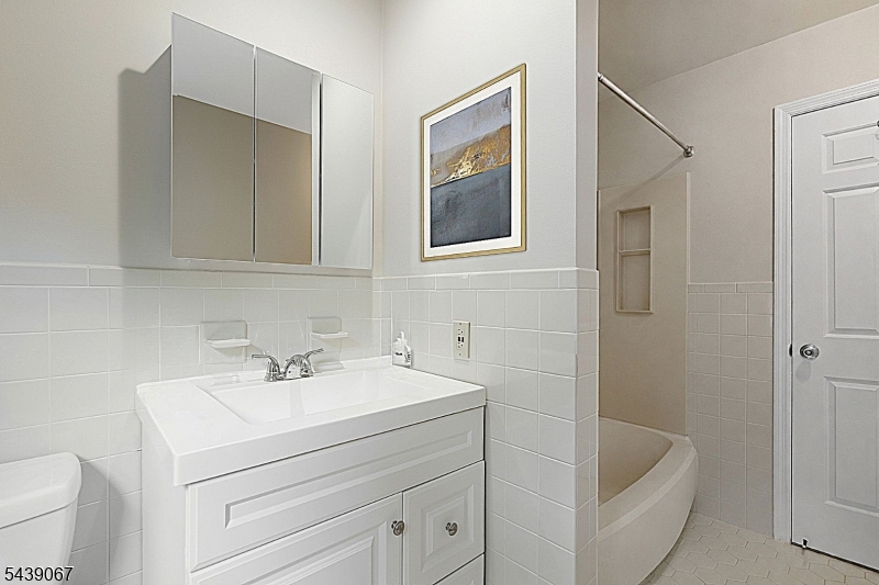 Crestwood Commoms - Residential