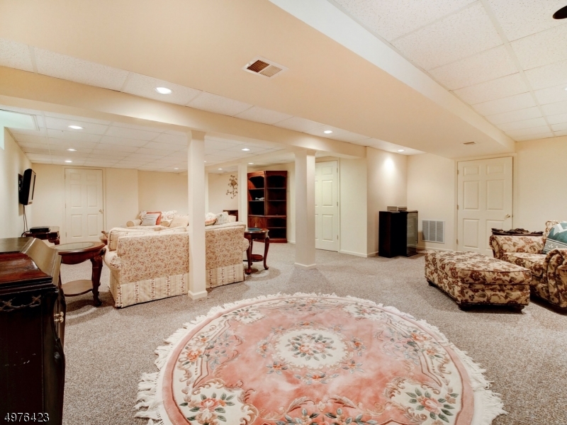 POETS PEAK - Residential