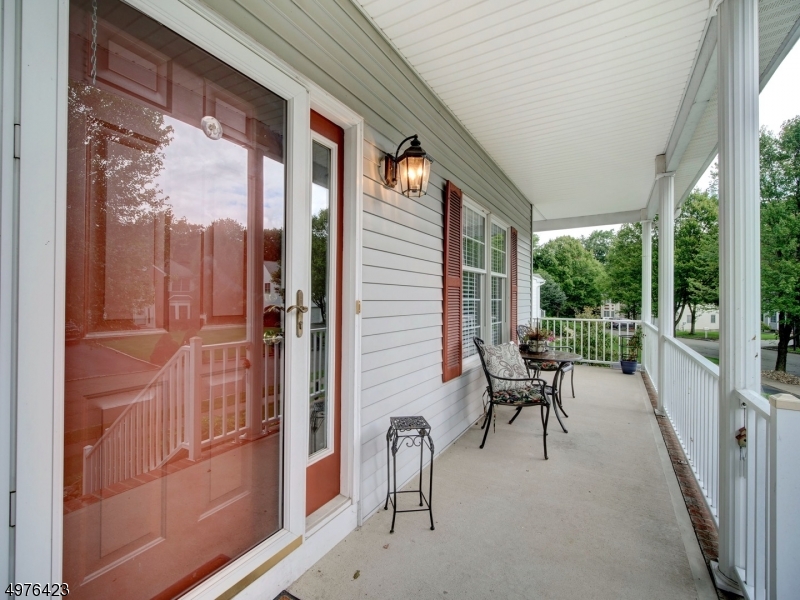 POETS PEAK - Residential