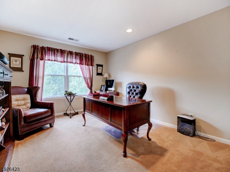 POETS PEAK - Residential