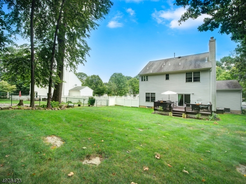 POETS PEAK - Residential
