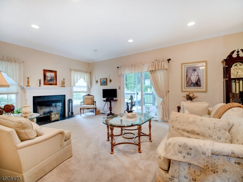 POETS PEAK - Residential