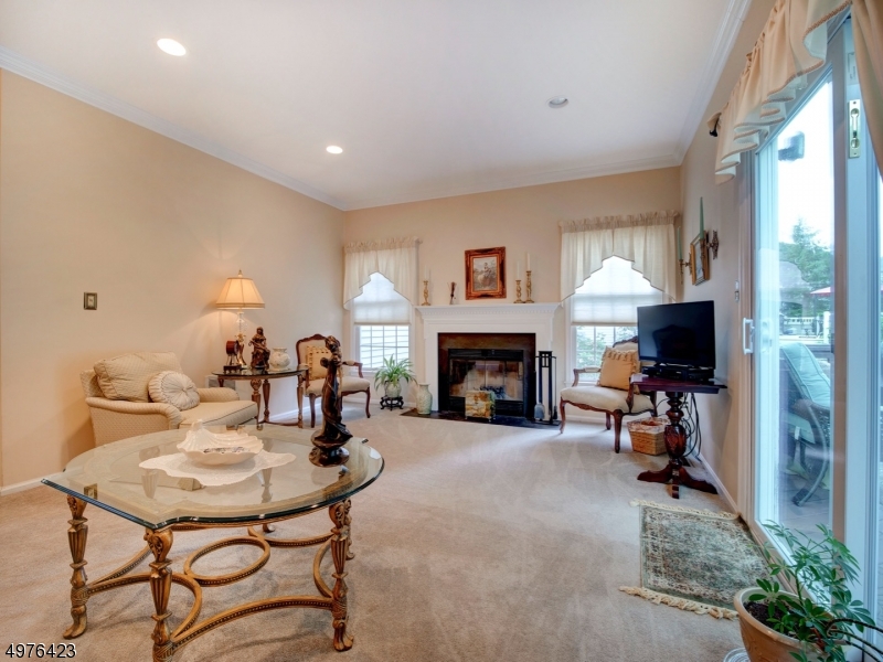 POETS PEAK - Residential