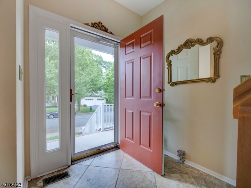 POETS PEAK - Residential