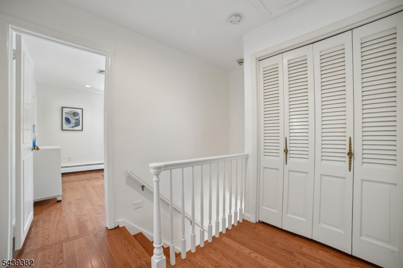 BROADLAWN - Residential