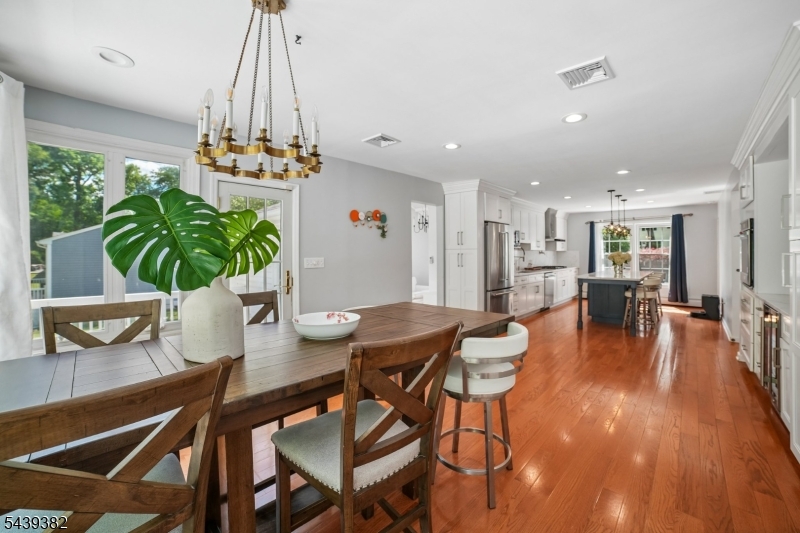 BROADLAWN - Residential