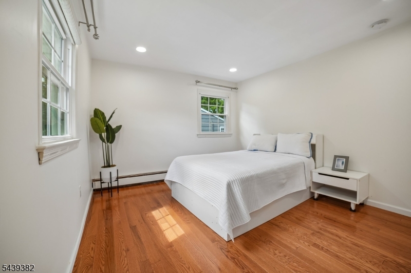 BROADLAWN - Residential