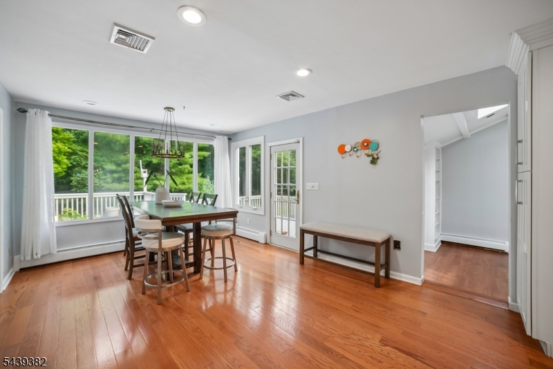 BROADLAWN - Residential