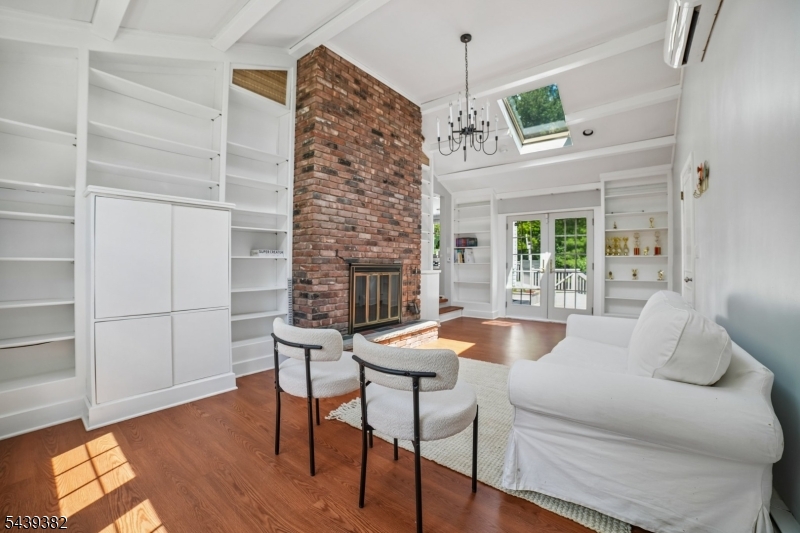 BROADLAWN - Residential