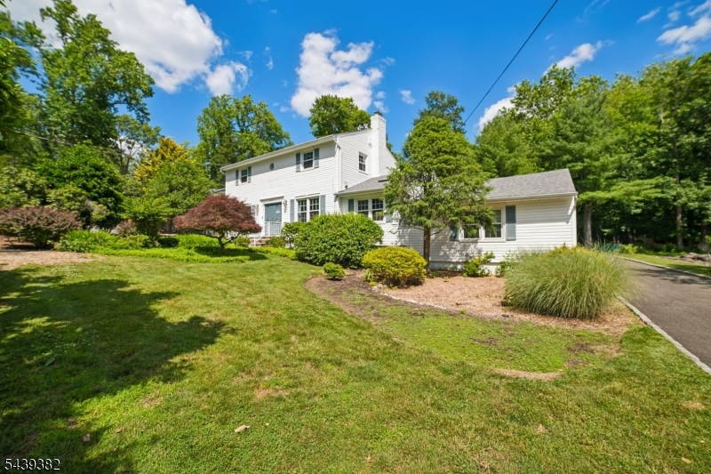 BROADLAWN - Residential