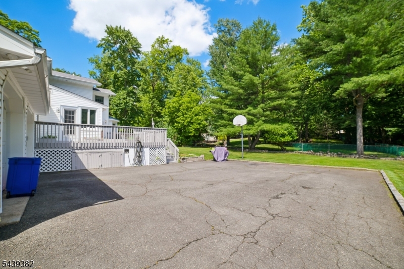 BROADLAWN - Residential