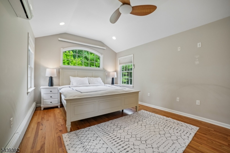 BROADLAWN - Residential