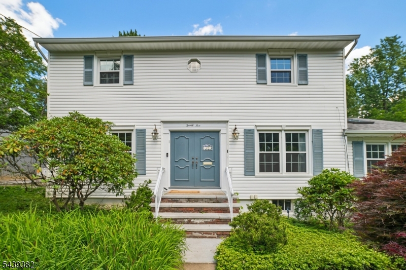 BROADLAWN - Residential