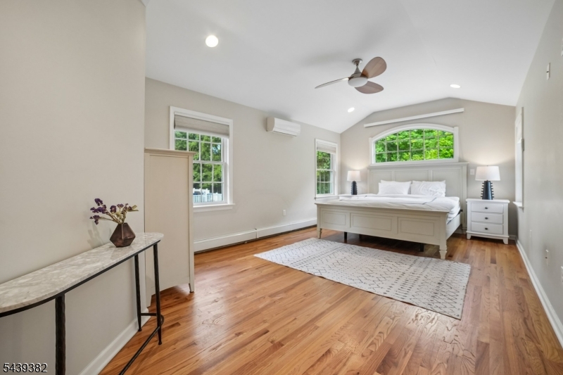 BROADLAWN - Residential