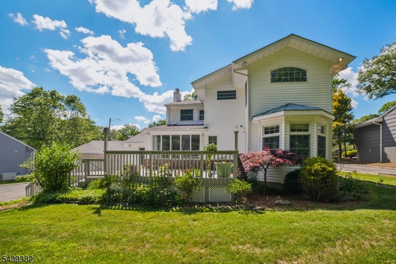 BROADLAWN - Residential