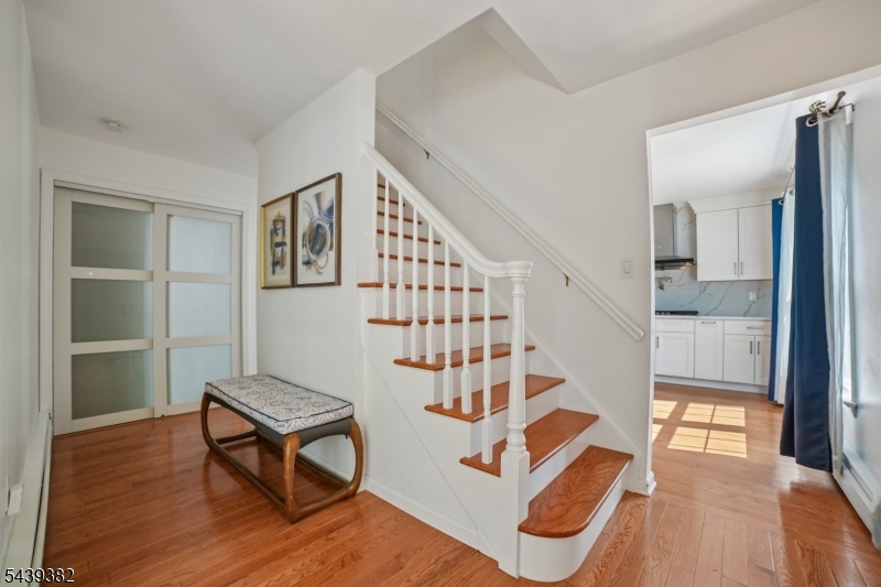 BROADLAWN - Residential