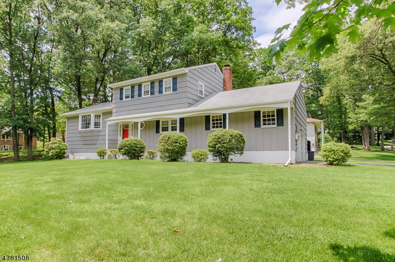 Great 5 bedroom 2.5 bath colonial split  on cul de sac street. Gas brought up to property. This a colonial split with full basement!! Walk into foyer and 5th br on first floor, Bright family room with stone fireplace. Eat in kitchen with dining room right off of. Living room with bay window. Family room with laminate floors and custom stone fireplace. Upstairs you have 4 bedrooms with 2 full baths, one renovated. All this and a full basement ready for finishing, even though currently used as a rec space area. Exterior of home freshly painted.  This falls into the ability to join Glacier Hills Pool for the year located right off Forum Court..fell free to drive by go to end of culdesac on Forum and make left.  Gas is up to the house.