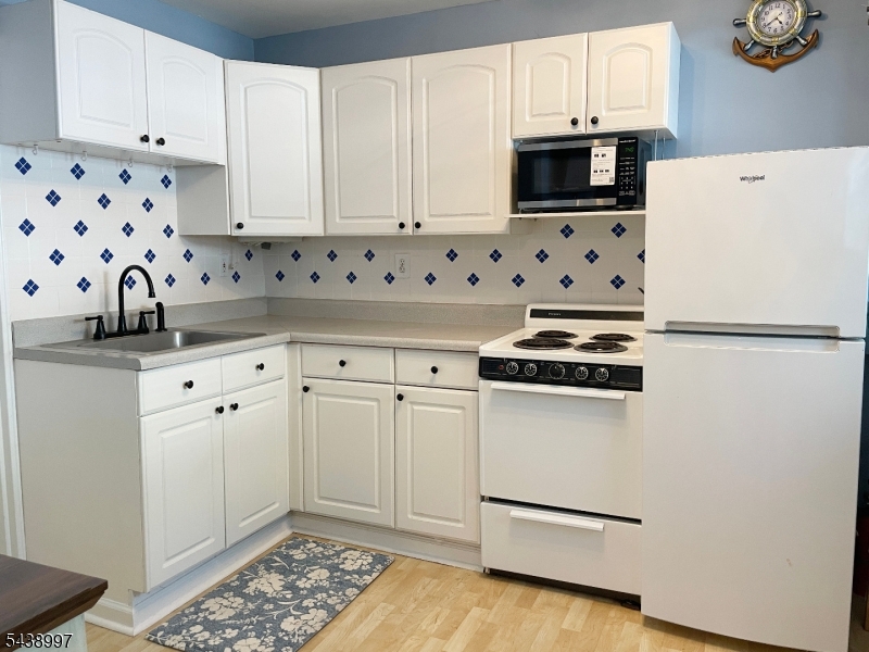 The Villas at West Shore - Residential