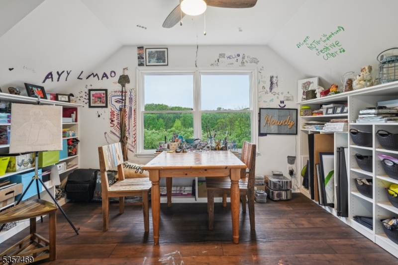 Ironia - Residential