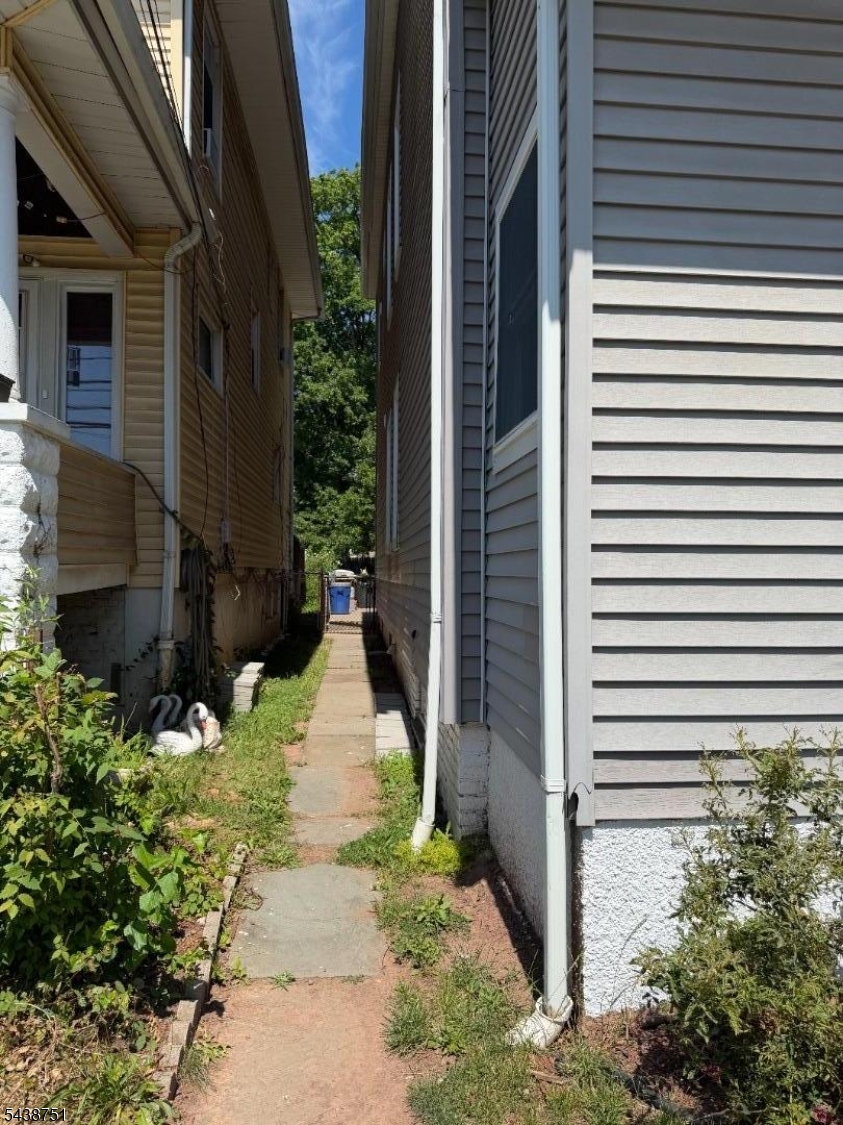 North Avenue - Residential Income