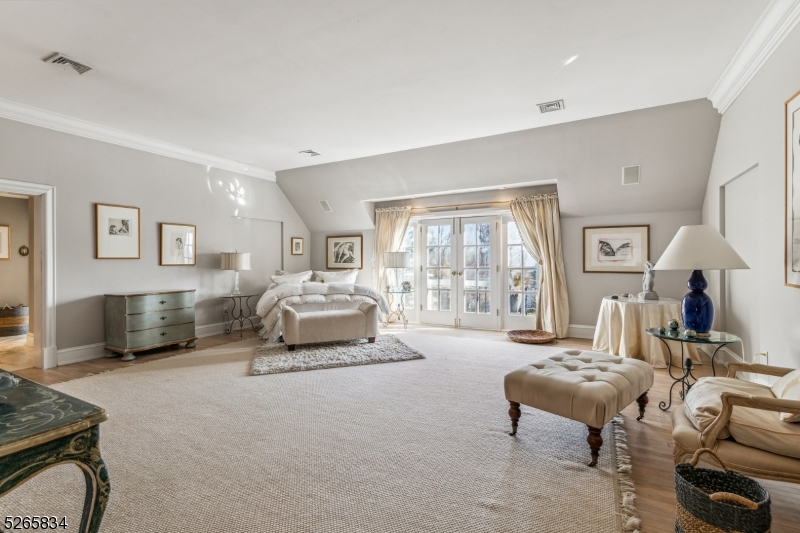Llewelyn Park - Residential