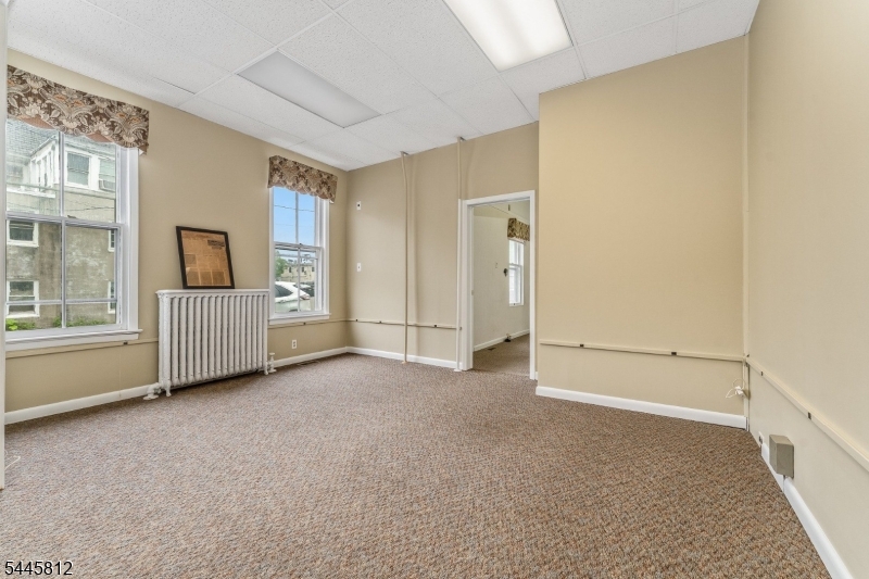 MAIN STREET - Commercial Lease