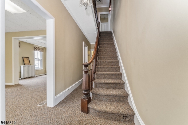 MAIN STREET - Commercial Lease