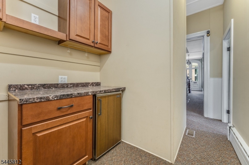 MAIN STREET - Commercial Lease