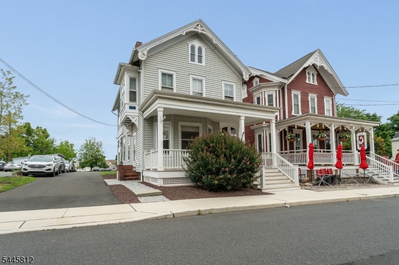 MAIN STREET - Commercial Lease