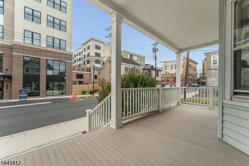MAIN STREET - Commercial Lease