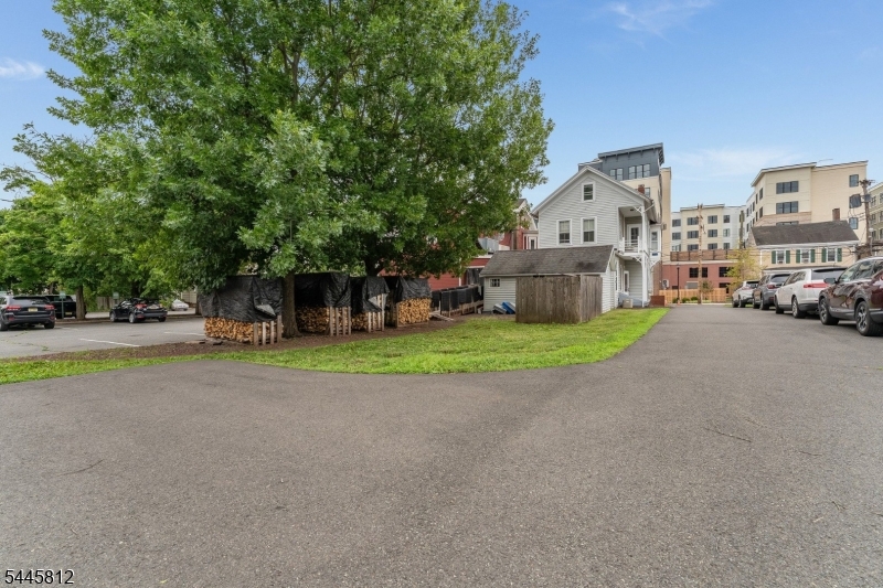 MAIN STREET - Commercial Lease