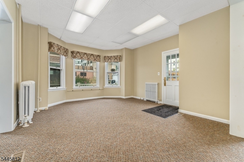 MAIN STREET - Commercial Lease