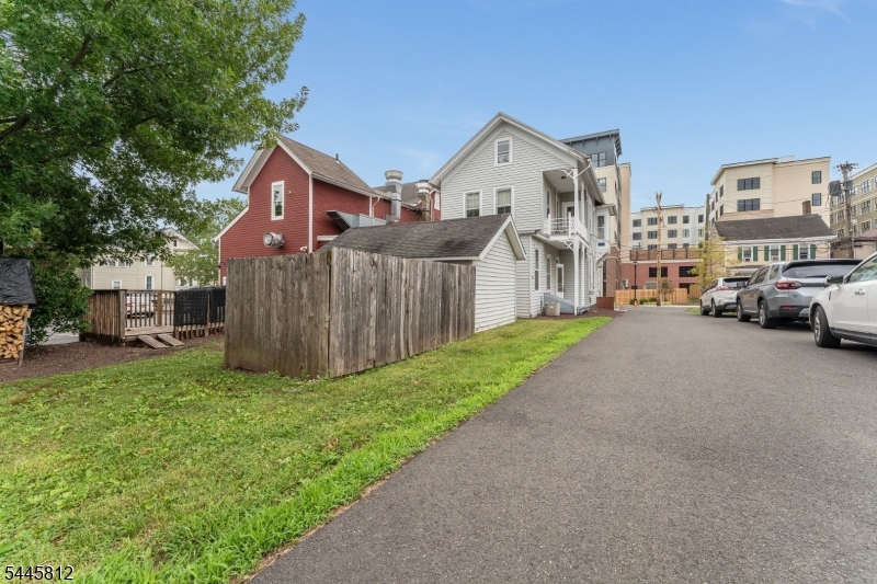 MAIN STREET - Commercial Lease