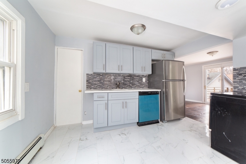 SILVER LAKE - Residential