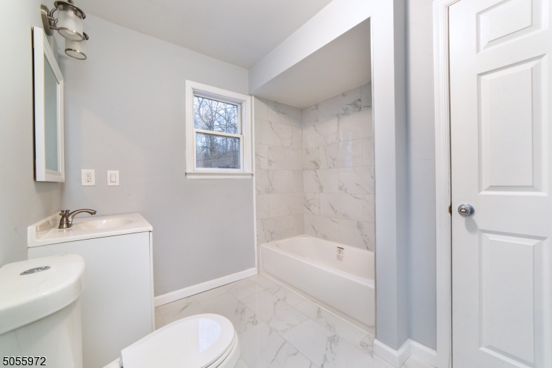 SILVER LAKE - Residential
