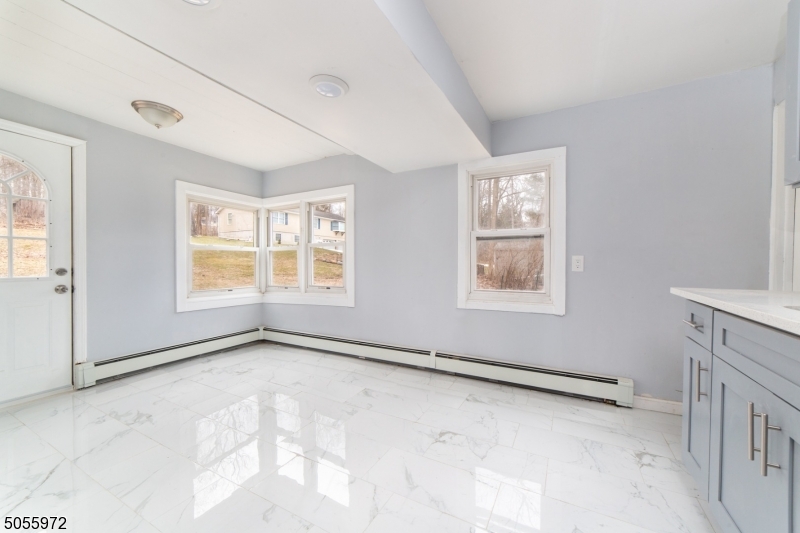 SILVER LAKE - Residential