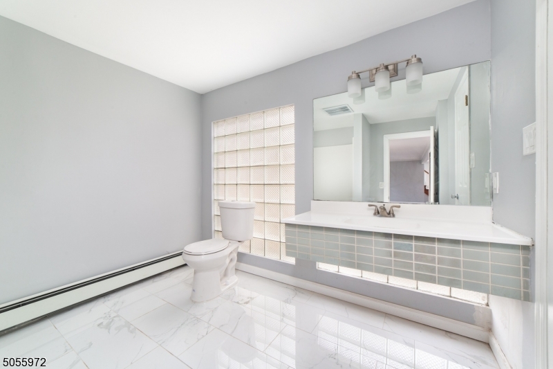 SILVER LAKE - Residential