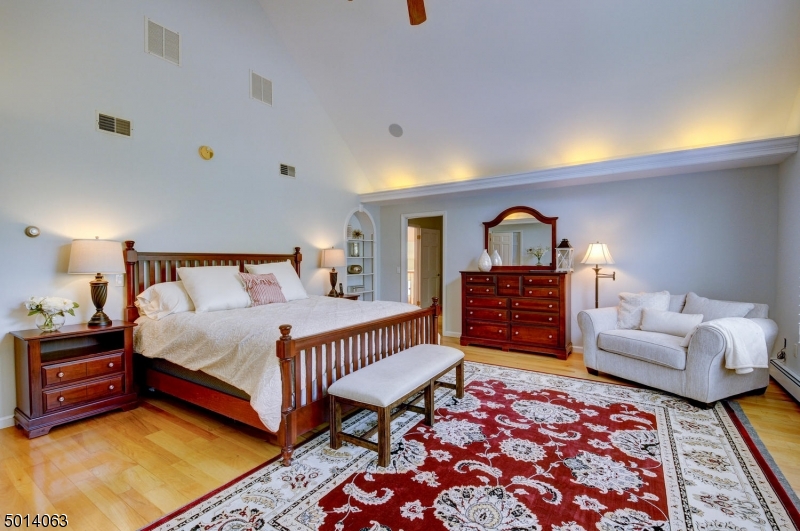 Drake Manor - Residential