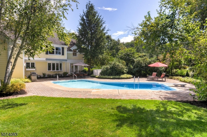 Drake Manor - Residential