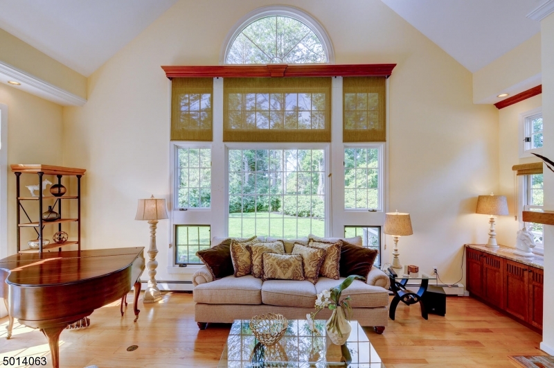 Drake Manor - Residential
