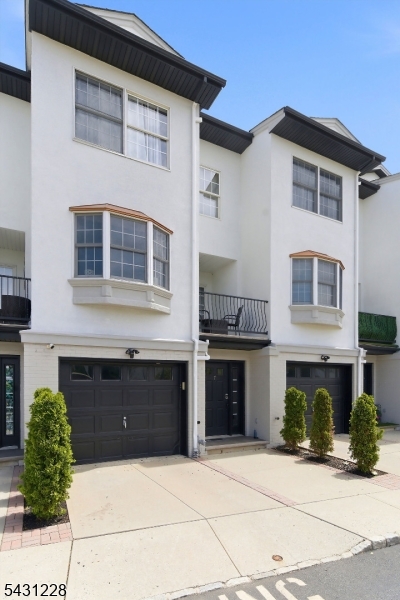 Riverfront Residences - Residential