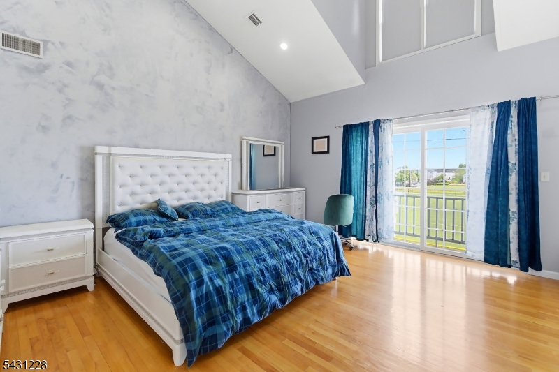 Riverfront Residences - Residential