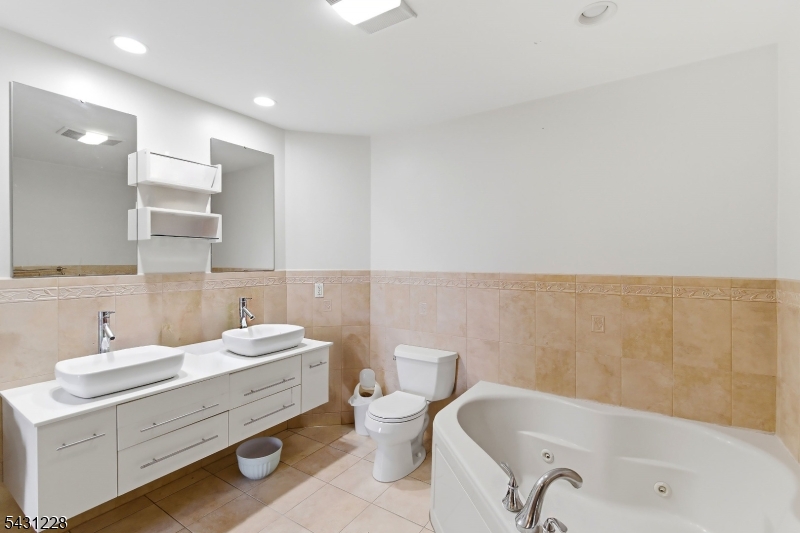 Riverfront Residences - Residential